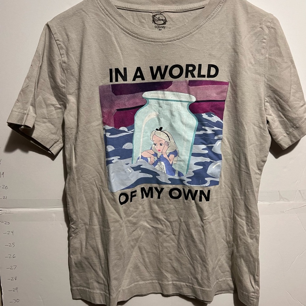 Disney Alice in wonderland women’s shirt used